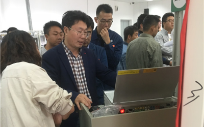 任重而道遠(yuǎn)，天進(jìn)伴你行